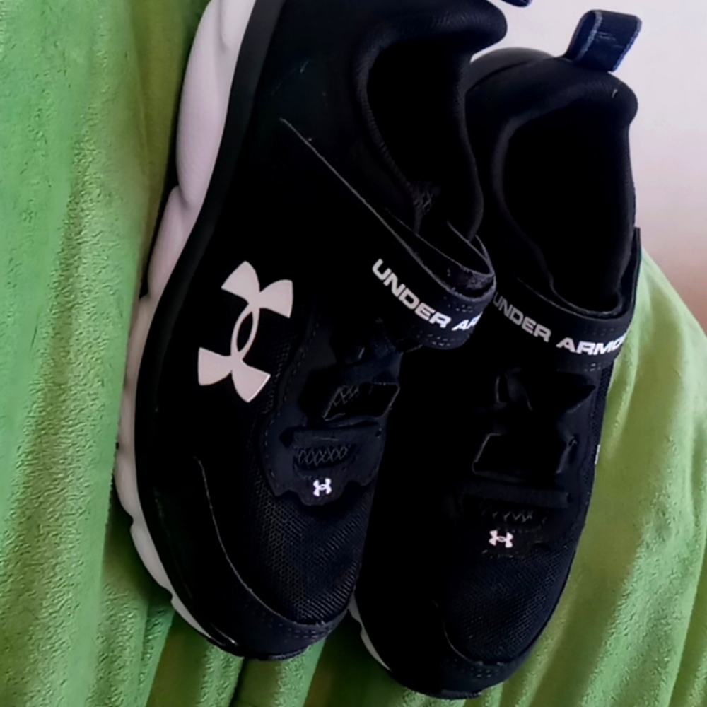 Nwot Under Armor Tennis Shoes